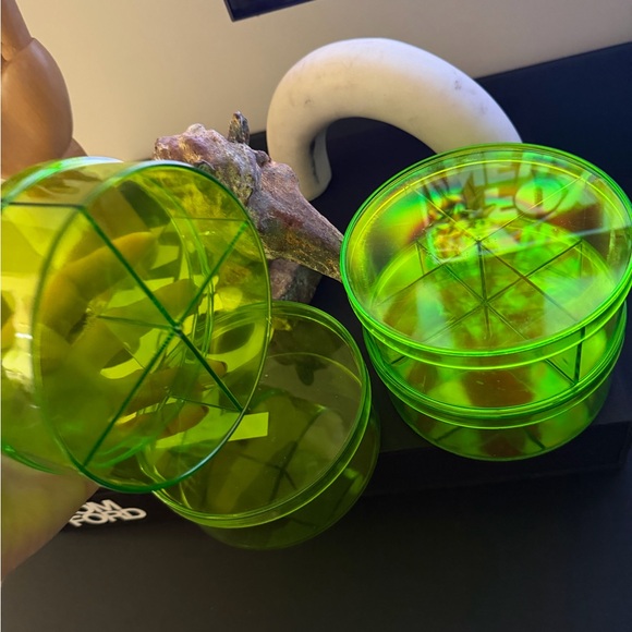 ☀️🌴4 The Container Store Stackable Circular Organizers - Picture 3 of 4